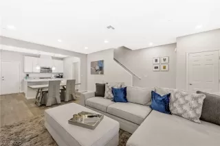 Photo #5: 2234550 Listing 