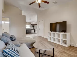 Photo #3: 2234565 Listing