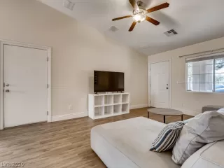 Photo #5: 2234565 Listing