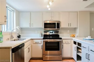 Photo #1: 2234645 Listing