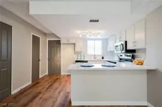 Photo #3: 2234645 Listing