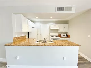 Photo #5: 2234681 Listing 