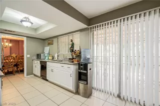 Photo #3: 2234740 Listing