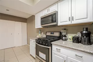 Photo #4: 2234740 Listing
