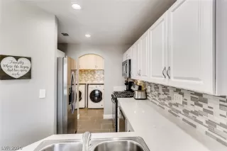 Photo #6: 2234870 Listing