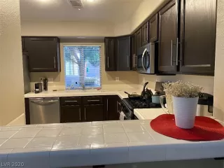 Photo #5: 2234952 Listing 