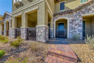 Photo #1: 2234965 Listing