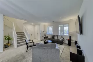 Photo #5: 2234965 Listing