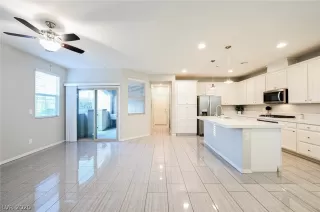 Photo #4: 2234968 Listing