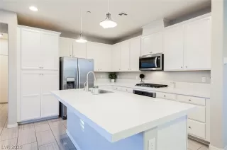 Photo #5: 2234968 Listing