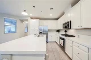 Photo #6: 2234968 Listing