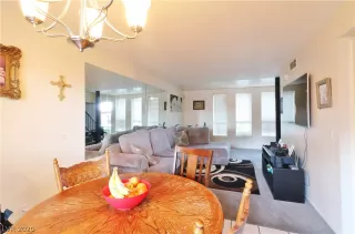 Photo #2: 2235038 Listing