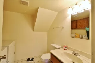 Photo #5: 2235038 Listing