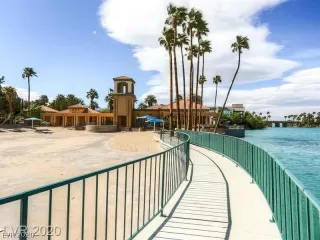 Photo #3: 2235040 Listing