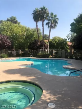 Photo #5: 2235040 Listing