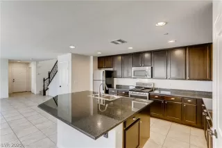 Photo #2: 2235049 Listing 