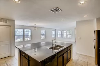 Photo #4: 2235049 Listing 