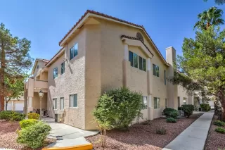 Photo #2: 2235141 Listing