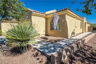 Photo #2: 2235144 Listing