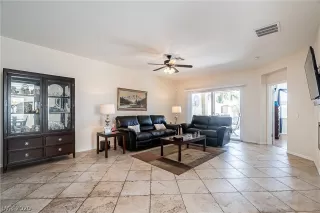 Photo #4: 2235144 Listing