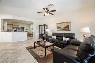 Photo #5: 2235144 Listing