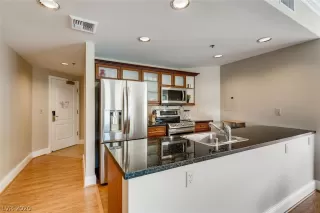 Photo #4: 2235203 Listing