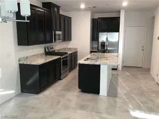 Photo #2: 2235204 Listing