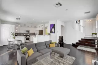 Photo #5: 2235206 Listing