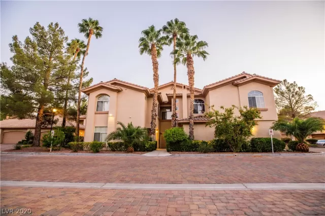 MLS: 2235258 Condo For Sale