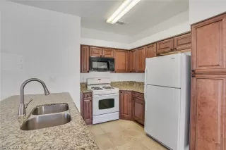 Photo #1: 2235335 Listing