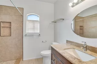 Photo #4: 2235335 Listing