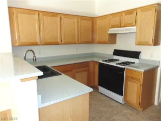 Photo #5: 2235368 Listing 