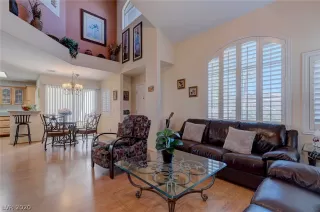 Photo #6: 2235390 Listing