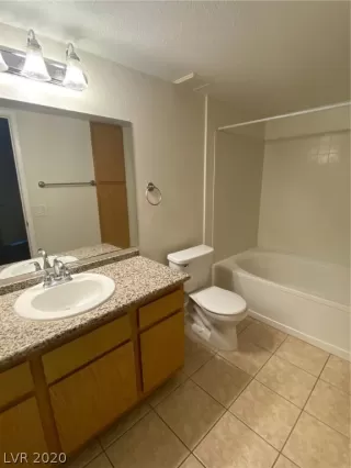 Photo #2: 2235400 Listing