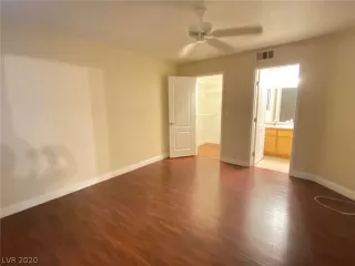 Photo #3: 2235400 Listing