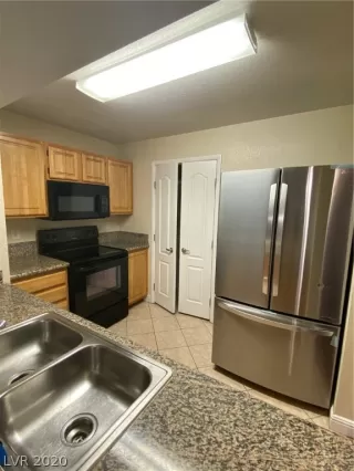 Photo #6: 2235400 Listing