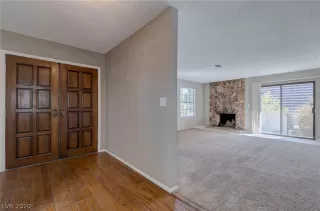 Photo #4: 2235423 Listing