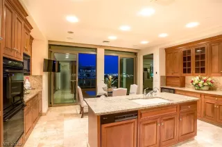 Photo #4: 2235452 Listing