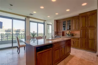 Photo #5: 2235452 Listing