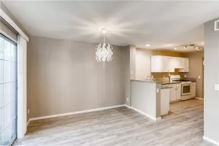 Photo #6: 2235464 Listing