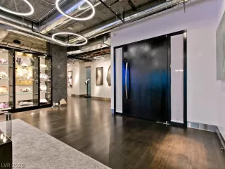 Photo #1: 2235472 Listing