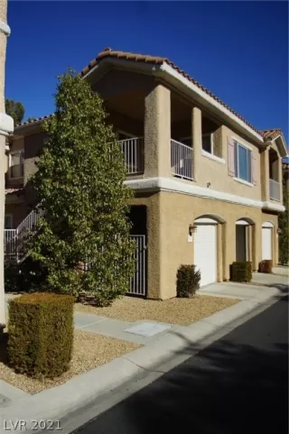 Photo #3: 2235498 Listing