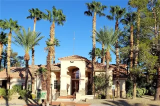 Photo #1: 2235553 Listing