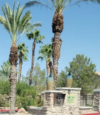 Photo #2: 2235553 Listing