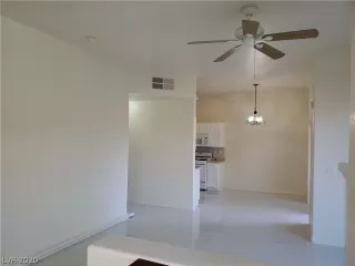 Photo #2: 2235559 Listing