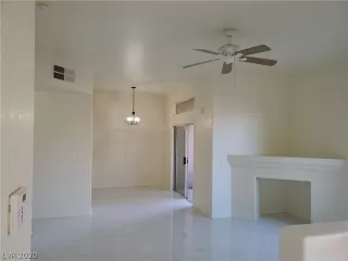 Photo #5: 2235559 Listing