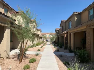 Photo #5: 2235565 Listing