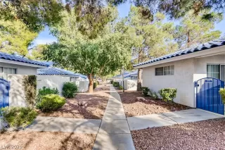 Photo #2: 2235624 Listing