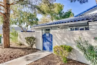 Photo #3: 2235624 Listing