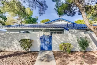 Photo #5: 2235624 Listing